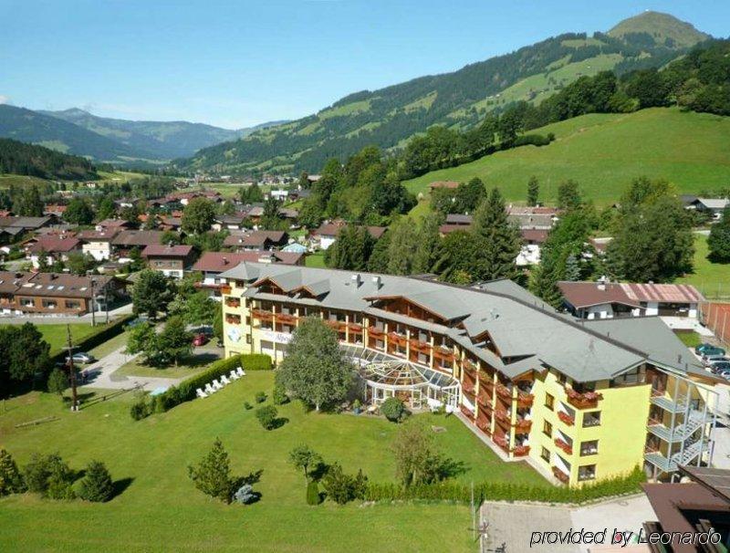 Отель Alpenhof Brixen Бриксен-им-Тале Экстерьер фото