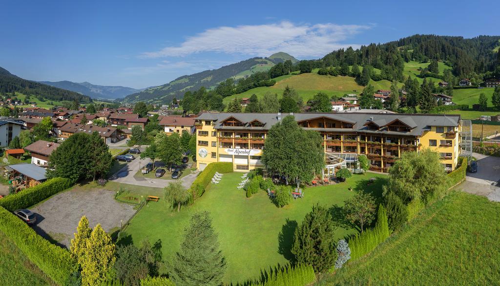 Отель Alpenhof Brixen Бриксен-им-Тале Экстерьер фото