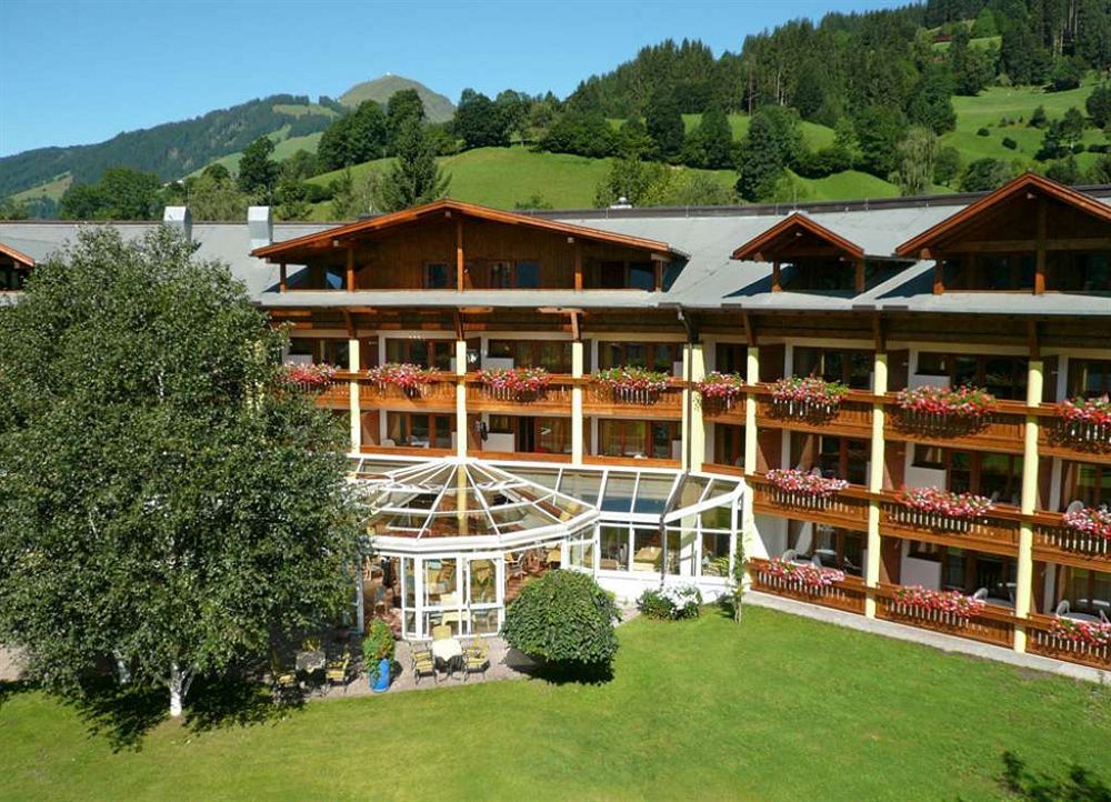 Отель Alpenhof Brixen Бриксен-им-Тале Экстерьер фото